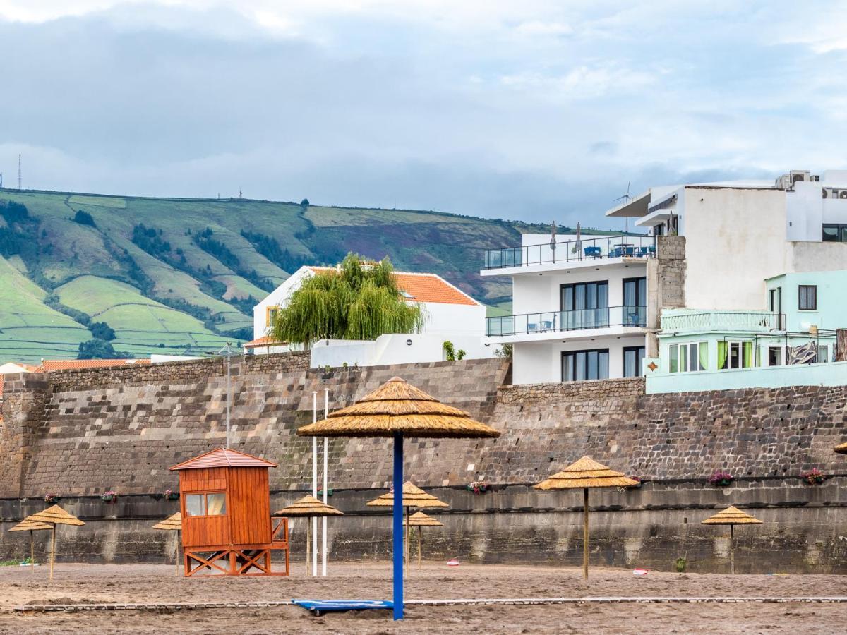 Facing Bay Hostel Praia da Vitoria Exterior photo