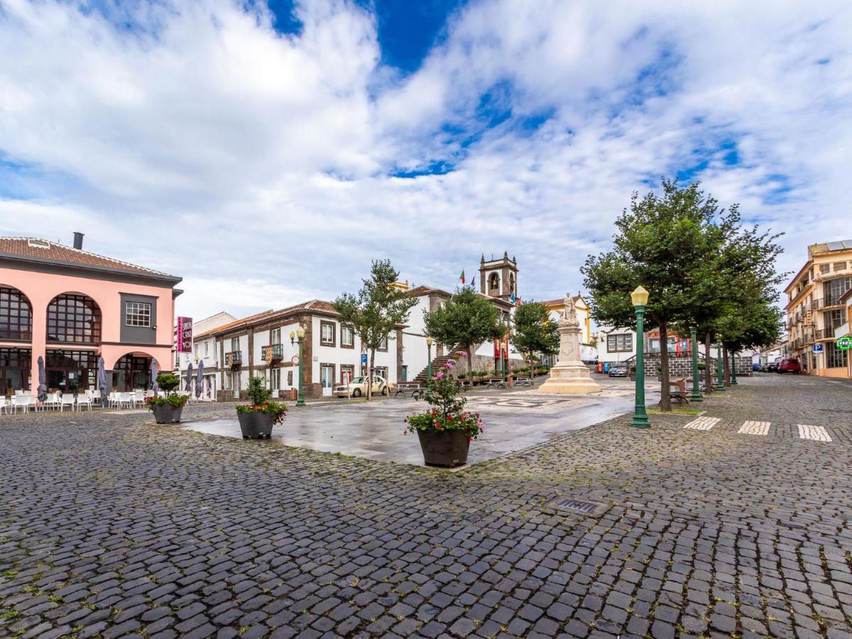 Facing Bay Hostel Praia da Vitoria Exterior photo
