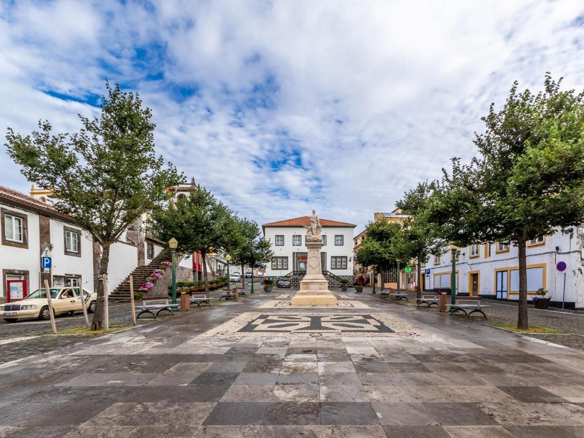 Facing Bay Hostel Praia da Vitoria Exterior photo